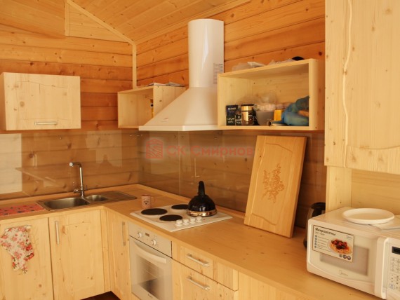 Кухонный гарнитур из массива