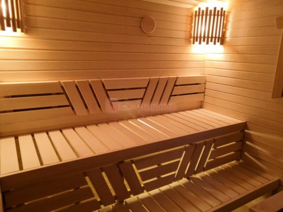 Спинка над полками с орнаментом