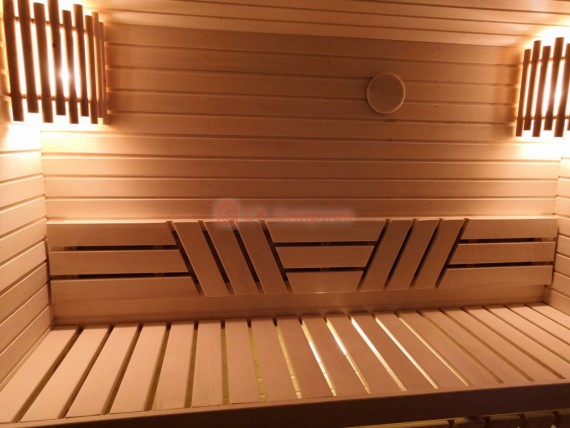 Спинка над полками с орнаментом